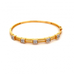 18K Gold Diamond Bangle