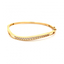 Luxurious Gold Diamond Bracelet