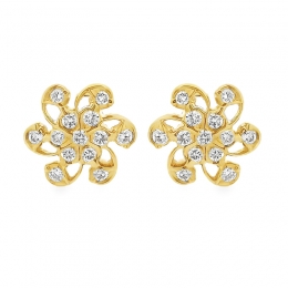 Elegant Floral Earrings in Gold and Diamonds