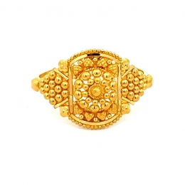 Stunning Gold Ring - 22K - size 7.25