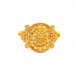 Gold Ring in Elegant Geometric design