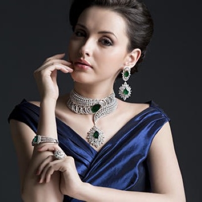 Customized Emerald Jewelry