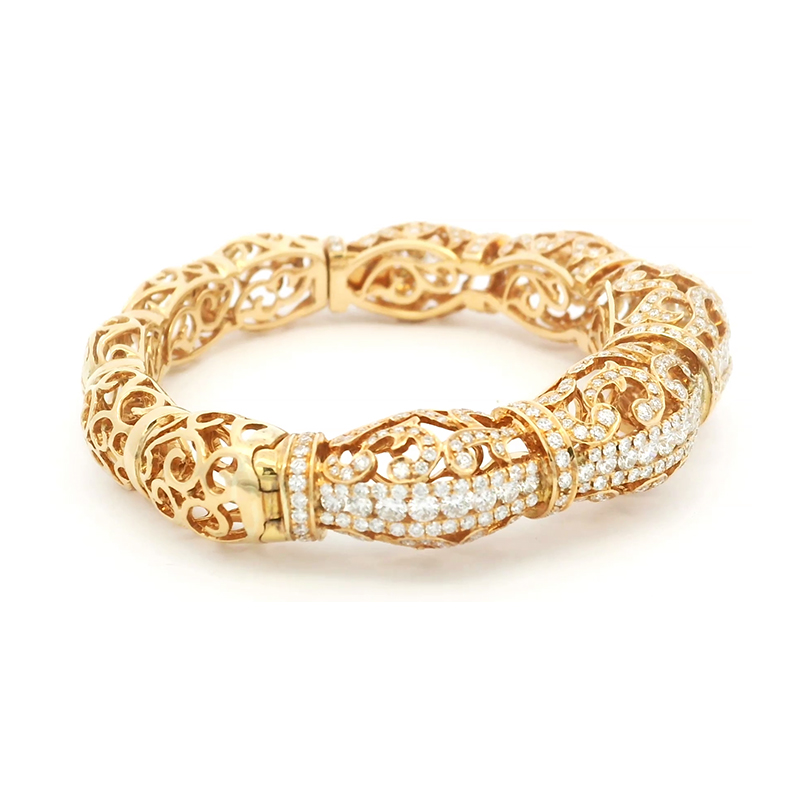 Bespoke Bangle - 18K Gold Diamonds