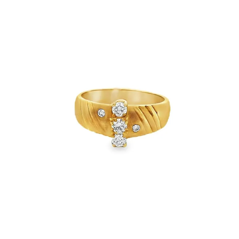 Men's Ring in Gold and Diamonds