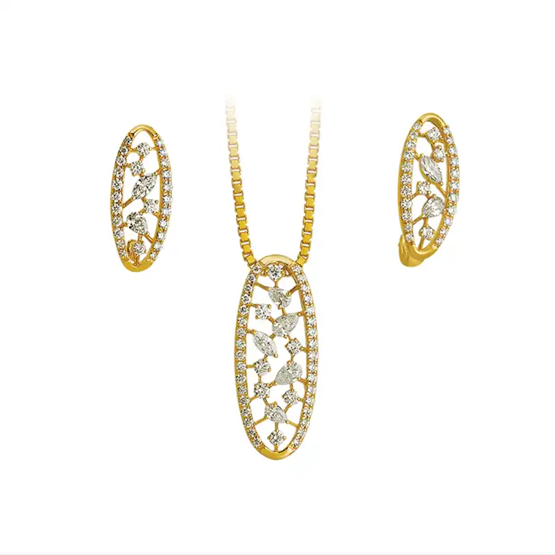 Sophisticated Oval Diamond Pendant Set