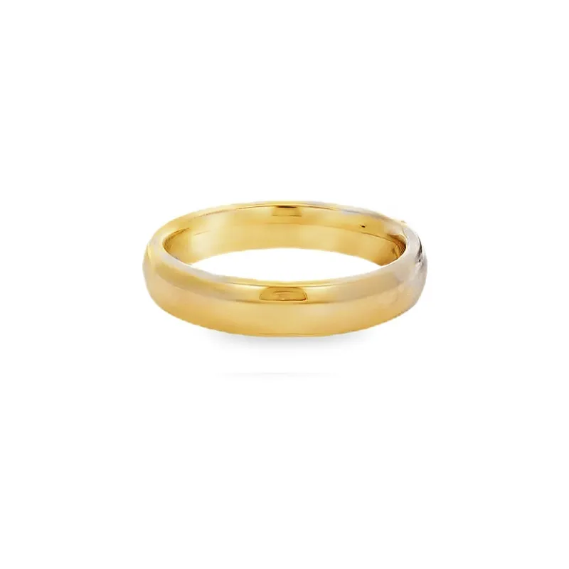 Elegant Gold Wedding Band