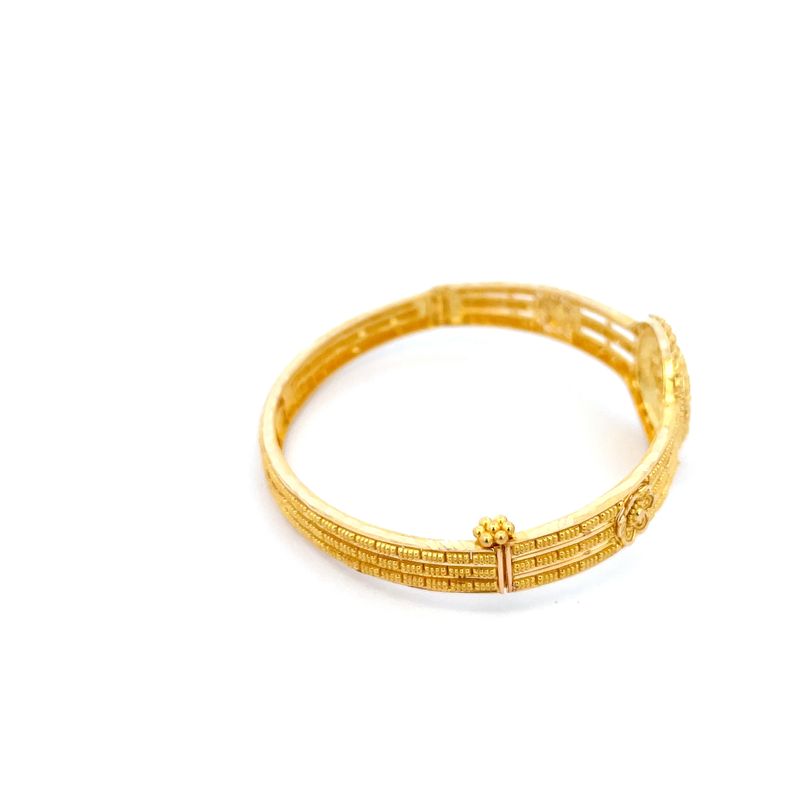 Ladies Bangle in 22K Gold Kada