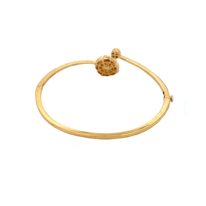 Captivating Gold Diamond Bangle Bracelet