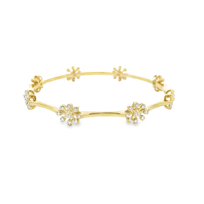 Elegant Floral Design Bracelet - Yellow Gold