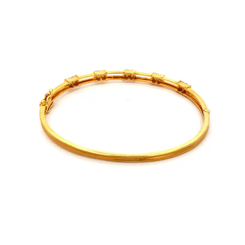 18K Gold Diamond Bangle