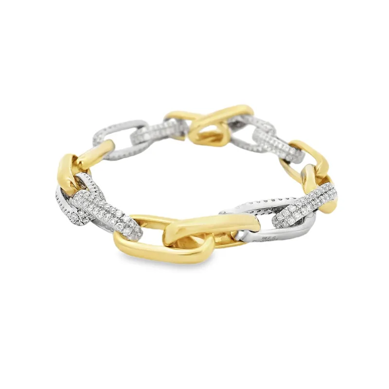 Elegant 18K Gold Bracelet