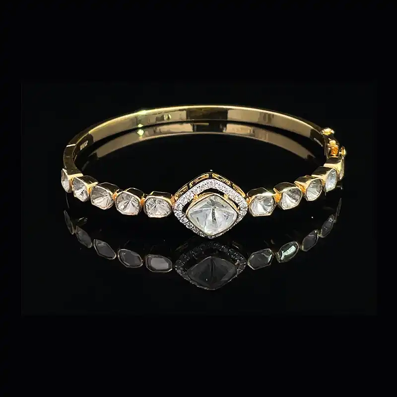 Stunning Yellow Gold bangle with uncut diamonds