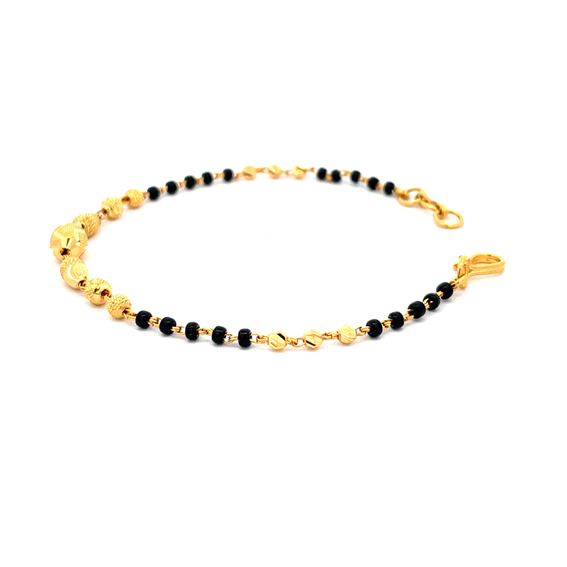 22K Gold Bracelet with black beads - Oval center