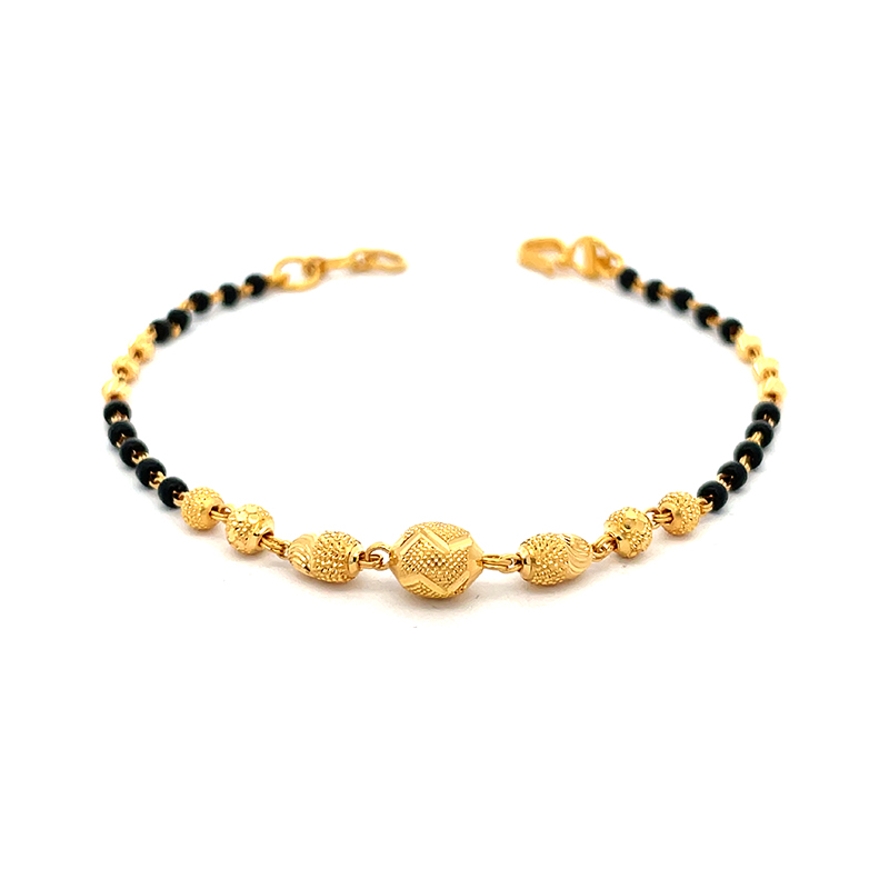 22K Gold Bracelet with black beads - Oval center