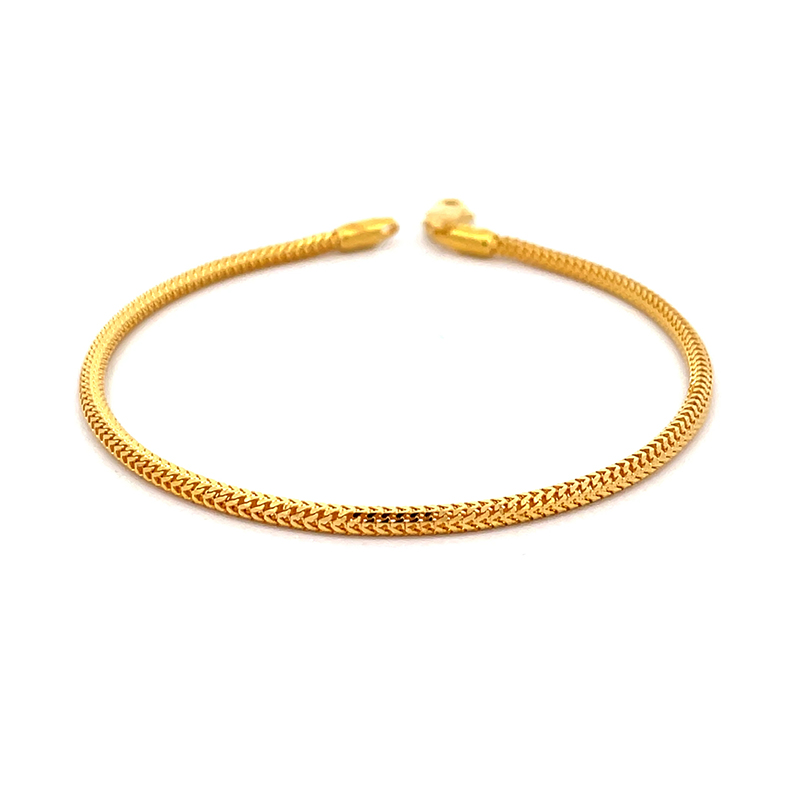 Sleek minimalist Gold Bracelet - 7.25 inch