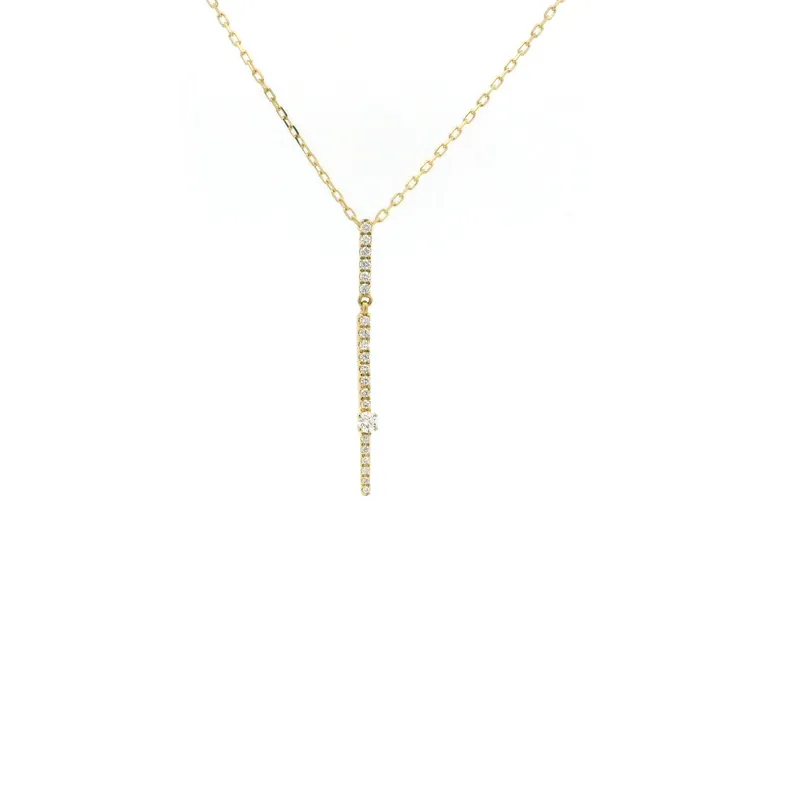 Elegant Gold Pendant Necklace