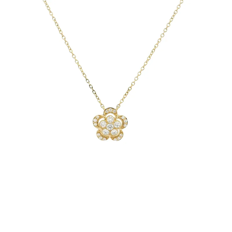 Elegant Floral Pendant Necklace