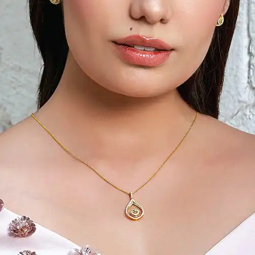 Gold & Diamond Pave Teardrop Pendant Set