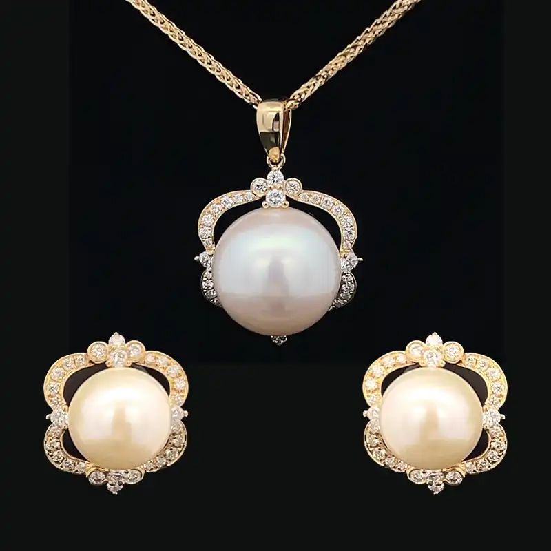 Halo of Diamonds - Pearl Pendant Set