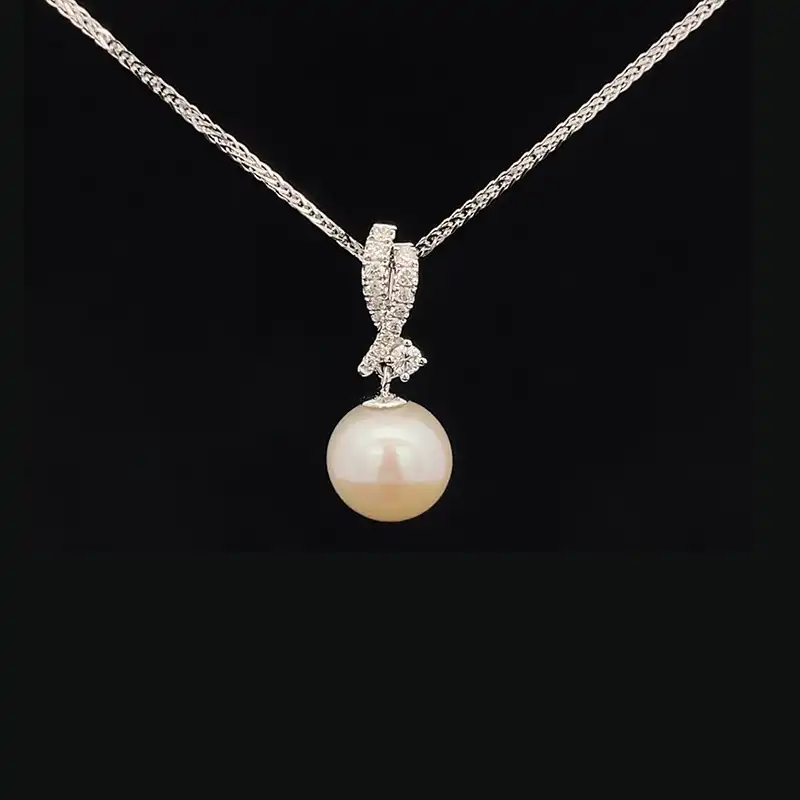 Impeccable Pearl Diamond Pendant Set