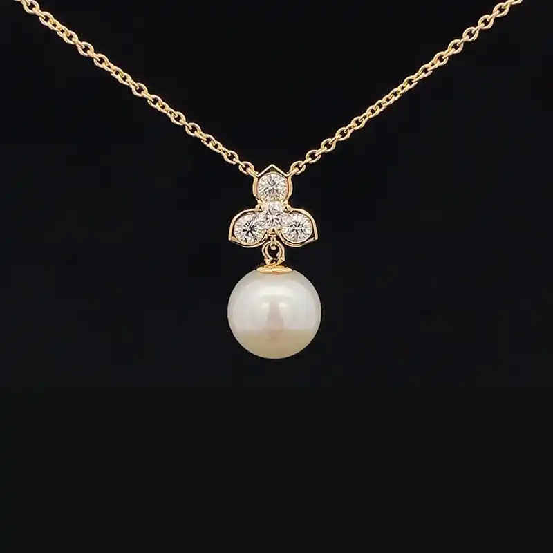 Lustrous Pearl Diamond Pendant Set