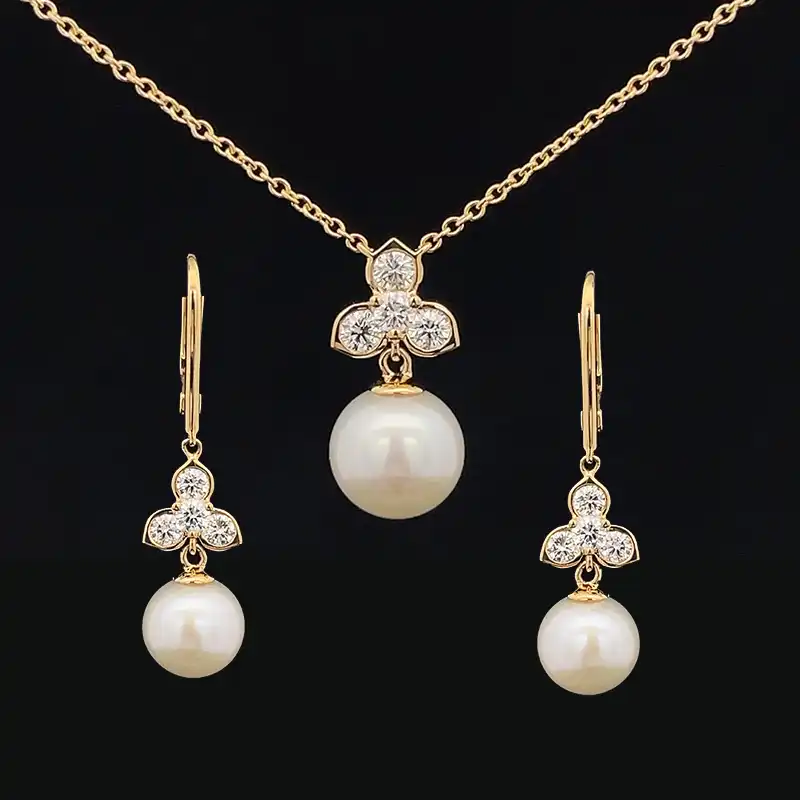 Lustrous Pearl Diamond Pendant Set