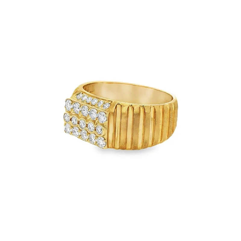 Elegant Diamond-Studded Gold Ring