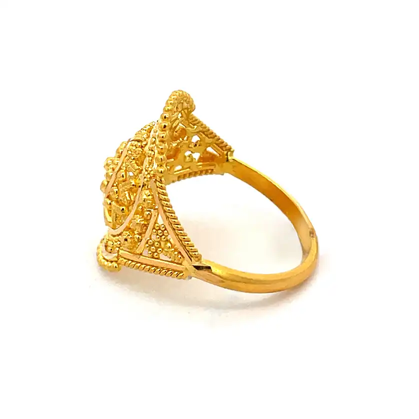 Gold Ring - 22K - size 6.75