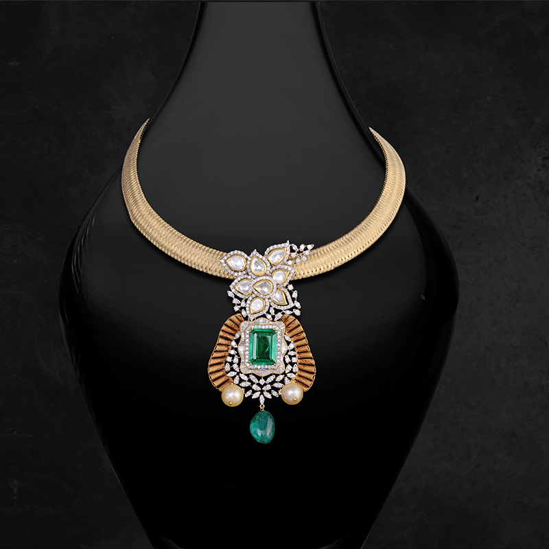 Emerald Diamond Necklace in 18K Gold