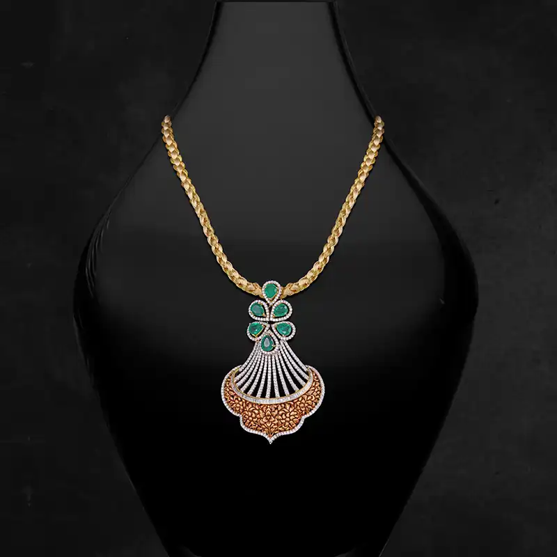 Emerald Diamond Necklace in 18K Gold