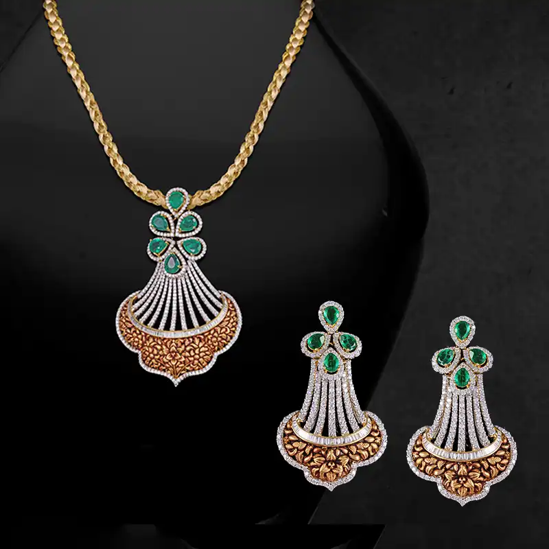 Emerald Diamond Necklace Set in 18K Gold