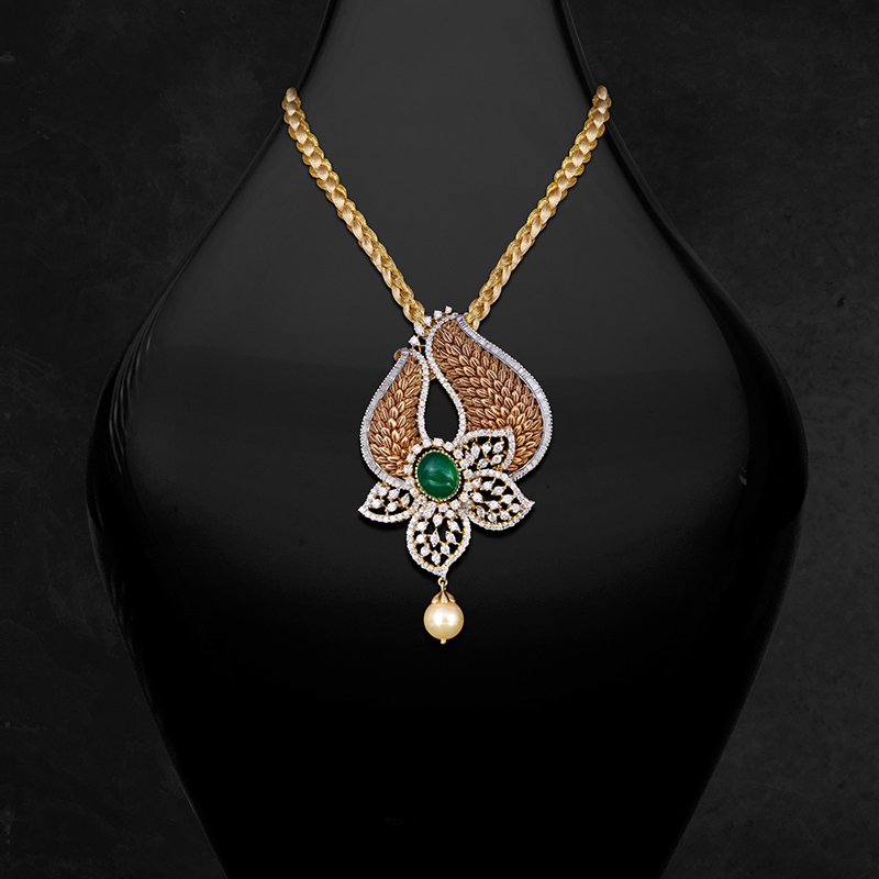 Emerald Diamond Necklace in 18K Gold