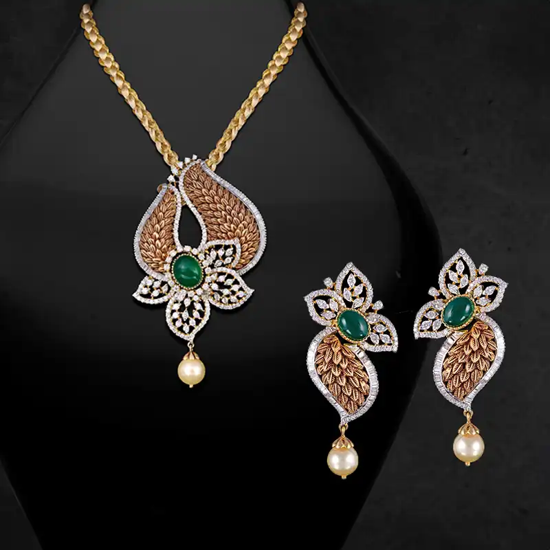 Emerald Diamond Necklace Set in 18K Gold