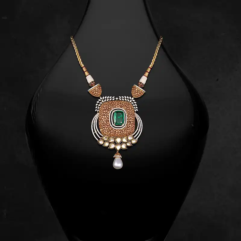 Emerald Diamond Necklace in 18K Gold