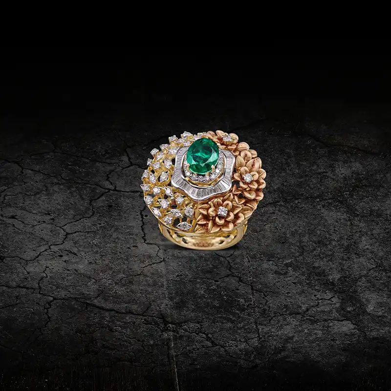 Emerald Diamond Rings in 18K Gold