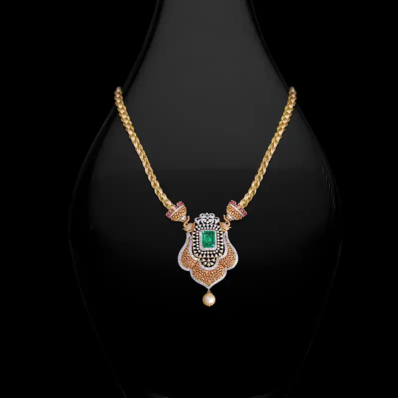 Emerald Diamond Necklace in 18K Gold