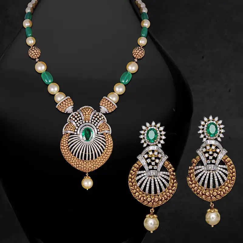 Emerald Diamond Necklace Set in 18K Gold