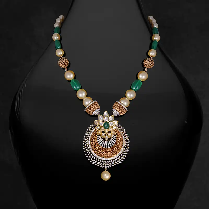 Emerald Diamond Necklace in 18K Gold