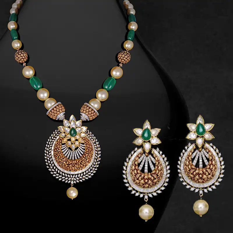 Emerald Diamond Necklace Set in 18K Gold