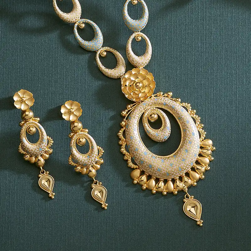 Enchanting Necklace Set with Enamel