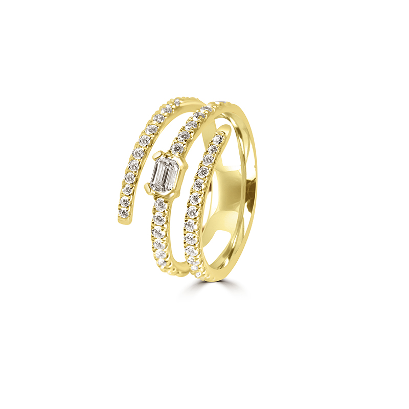 Round 18 Kt Yellow Gold Oval Net Diamond Ring at Rs 24621 in New